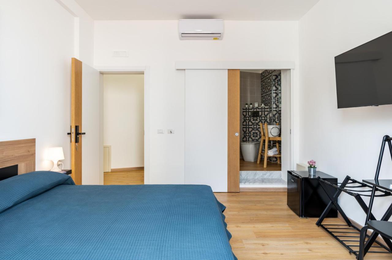 Catania Central Guest House - Rooms With Balcony المظهر الخارجي الصورة
